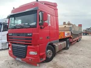 Kirmizi cekici lowbed — MY Nakliyat ağır nakliyat