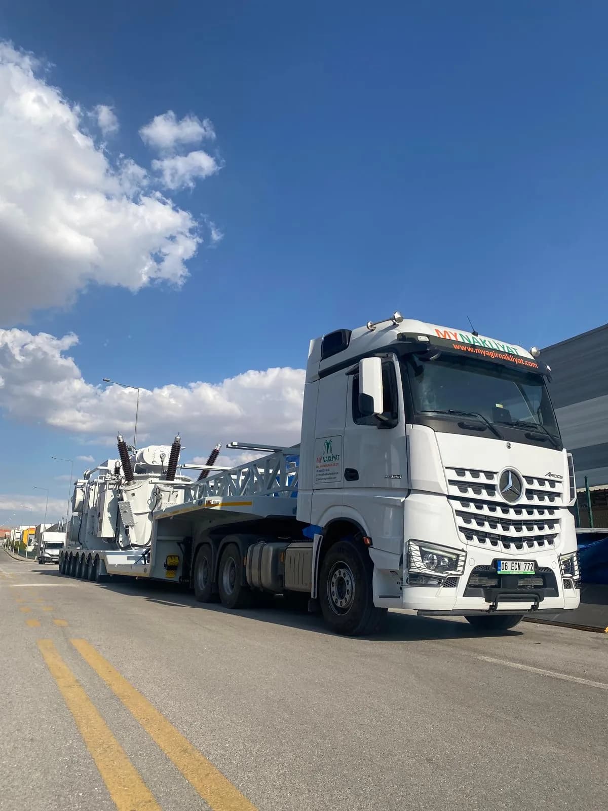 Guc trafosu lowbed nakliyesi — MY Nakliyat ağır nakliyat